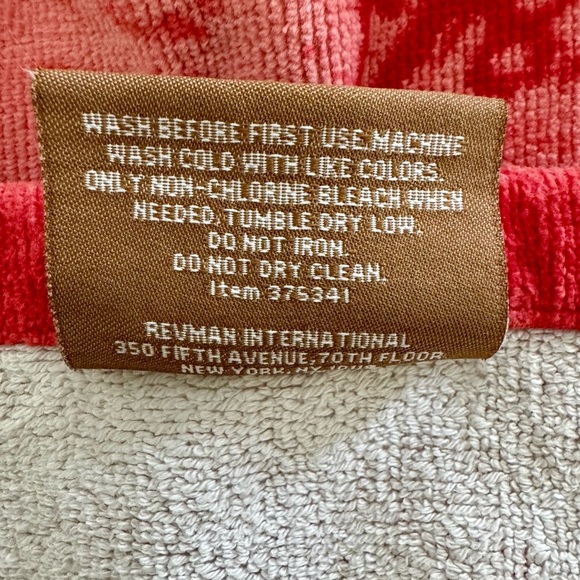 Tommy Bahama Red and Pink Marlin Floral Towel - Picture 4 of 4